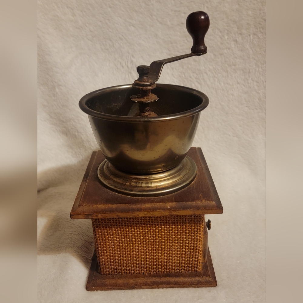 Vintage Coffee Grinder - Picture 4 of 9